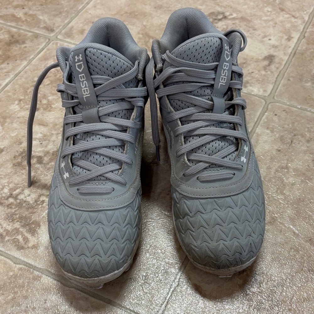 Kids baseball shoes Under Armour